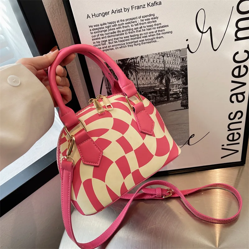 Small Elegant Shell Tote Bag Female Luxury Handbags Shoulder Bags for Women Fashion Designer Crossbody Women's Bag 2022 Trend
Small Elegant Shell Tote Bag Female Luxury Handbags Shoulder Bags for Women Fashion Designer Crossbody Women's Bag 2022 Trend
