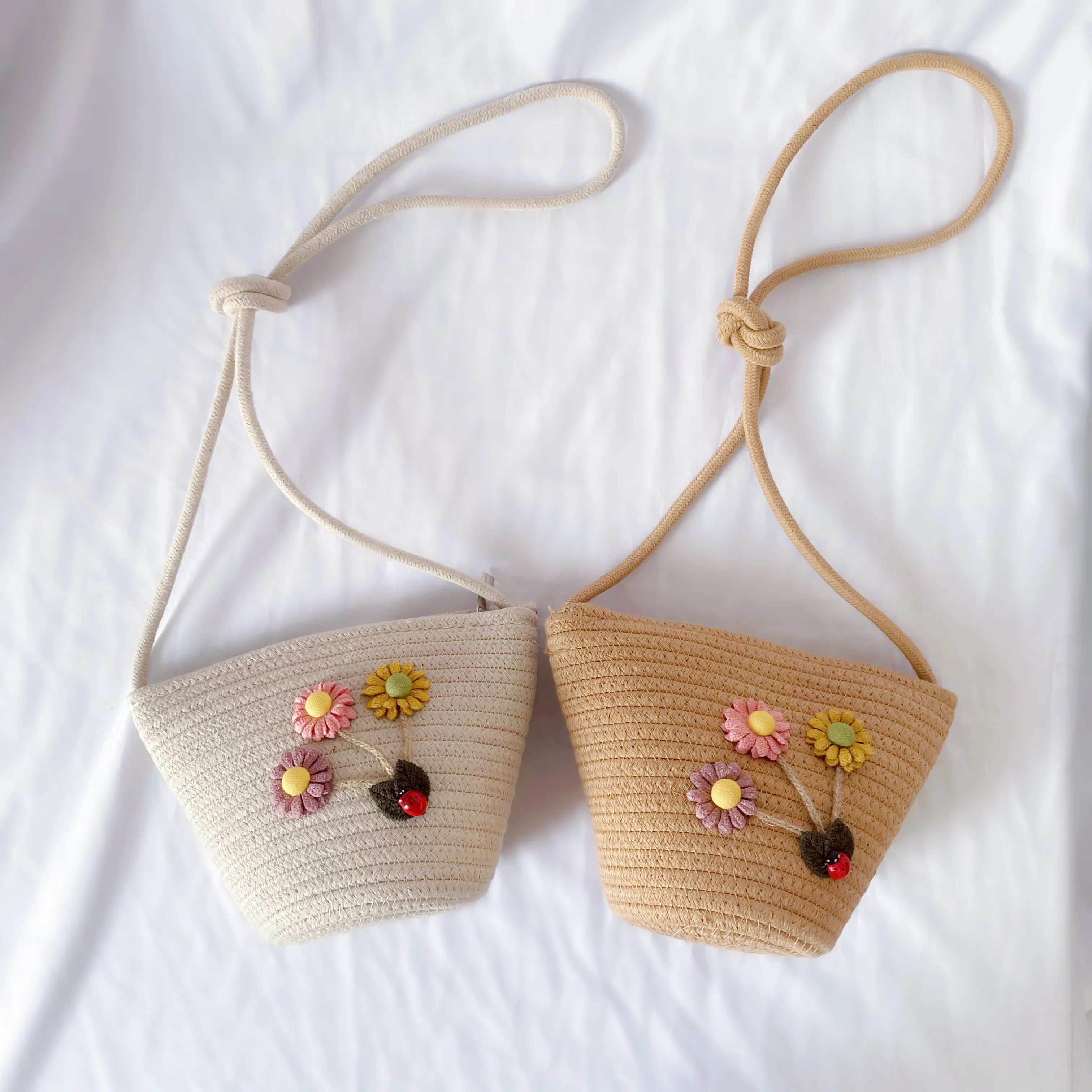 Women Small Crossbody Bags Fresh Sweet Style 3D Flower Decoration Shell Shaped Straw Shoulder Bags Boho Female Handbags
Women Small Crossbody Bags Fresh Sweet Style 3D Flower Decoration Shell Shaped Straw Shoulder Bags Boho Female Handbags