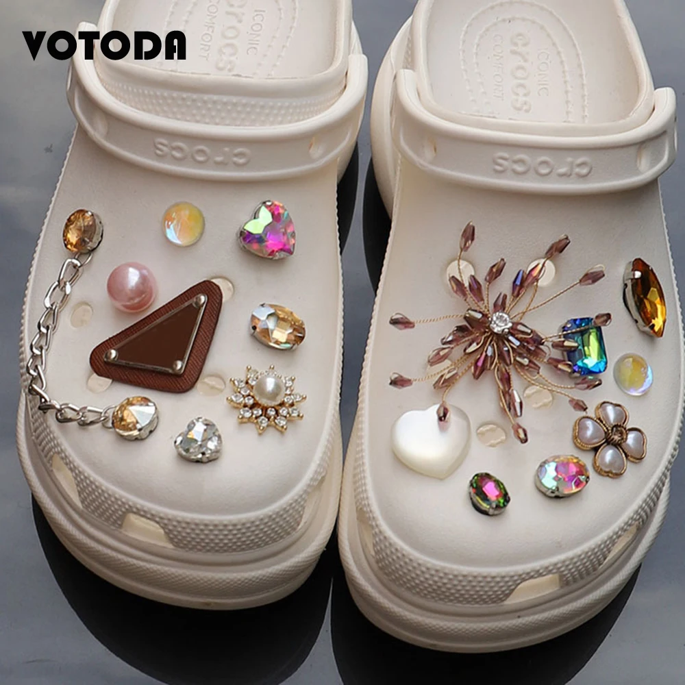 Crocs Charms Set Designer Brand Croc Accessories Metal Chain Buckle Rhinestone Flower Decoration for Girls Luxury Croc Jeans
Crocs Charms Set Designer Brand Croc Accessories Metal Chain Buckle Rhinestone Flower Decoration for Girls Luxury Croc Jeans