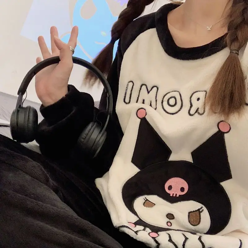 Kawaii Sanrio Kuromi пижамные костюмы Ins аниме мультфильм коралловые флисовые толстые теплые пижамы для женщин милые повседневные домашние белые
Kawaii Sanrio Kuromi пижамные костюмы Ins аниме мультфильм коралловые флисовые толстые теплые пижамы для женщин милые повседневные домашние белые
