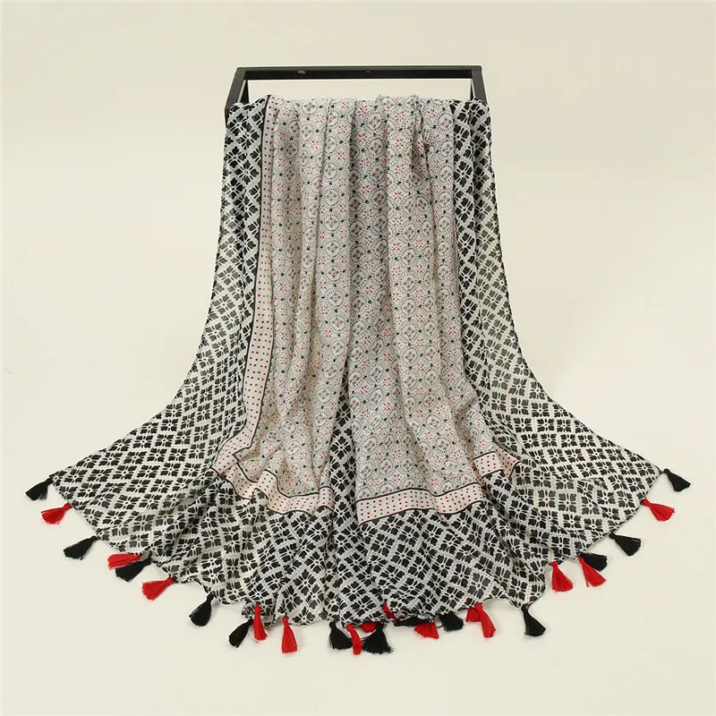 Fashion Luxury Brand Women Bohemian Floral Tassel Cotton Shawl Autumn Winter Wrap Neck Hijab Lady Pashmina Viscose Foulard Stole
Fashion Luxury Brand Women Bohemian Floral Tassel Cotton Shawl Autumn Winter Wrap Neck Hijab Lady Pashmina Viscose Foulard Stole