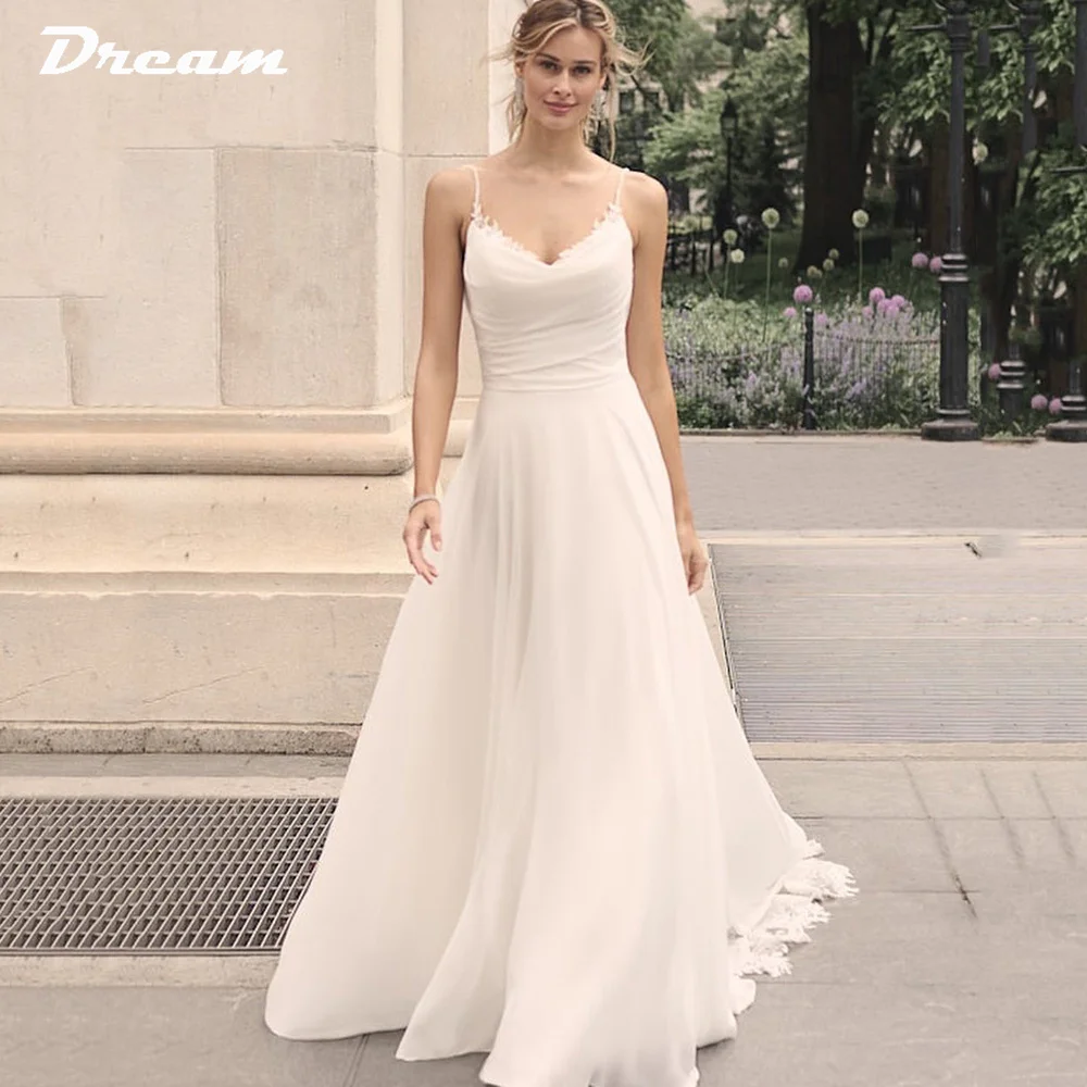 DREAM Spaghetti Straps Cowl Neck Pleats Wedding Dress Elegant Lace Appliques Open Back A Line Court Train Bridal Gown 2023
DREAM Spaghetti Straps Cowl Neck Pleats Wedding Dress Elegant Lace Appliques Open Back A Line Court Train Bridal Gown 2023
