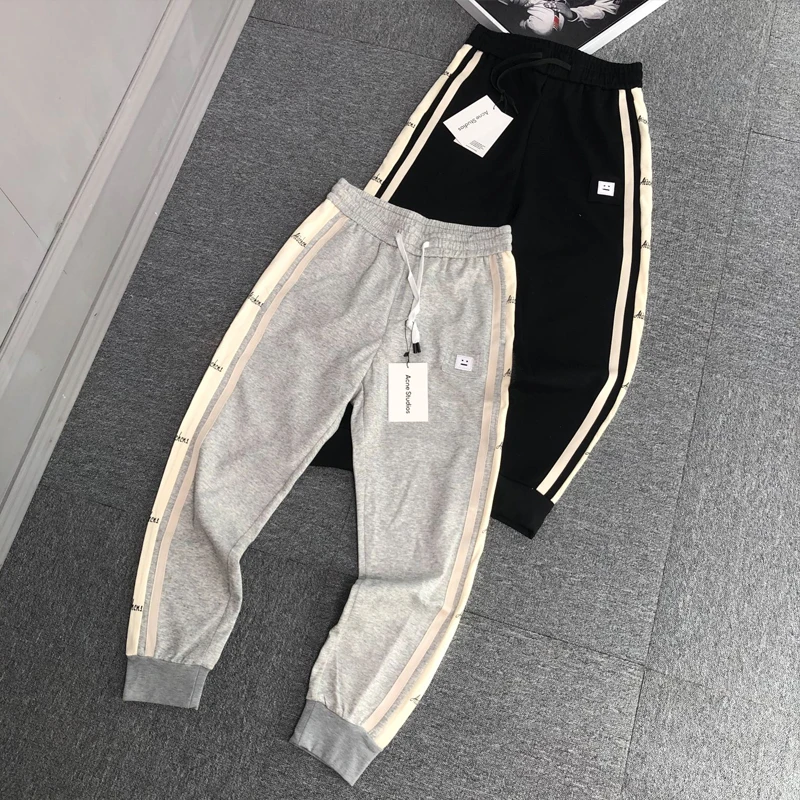 Acne Studios 2022 Spring New Couple LOGO Cotton Knit Elastic Waist Drawstring Sweatpants 
Acne Studios 2022 Spring New Couple LOGO Cotton Knit Elastic Waist Drawstring Sweatpants