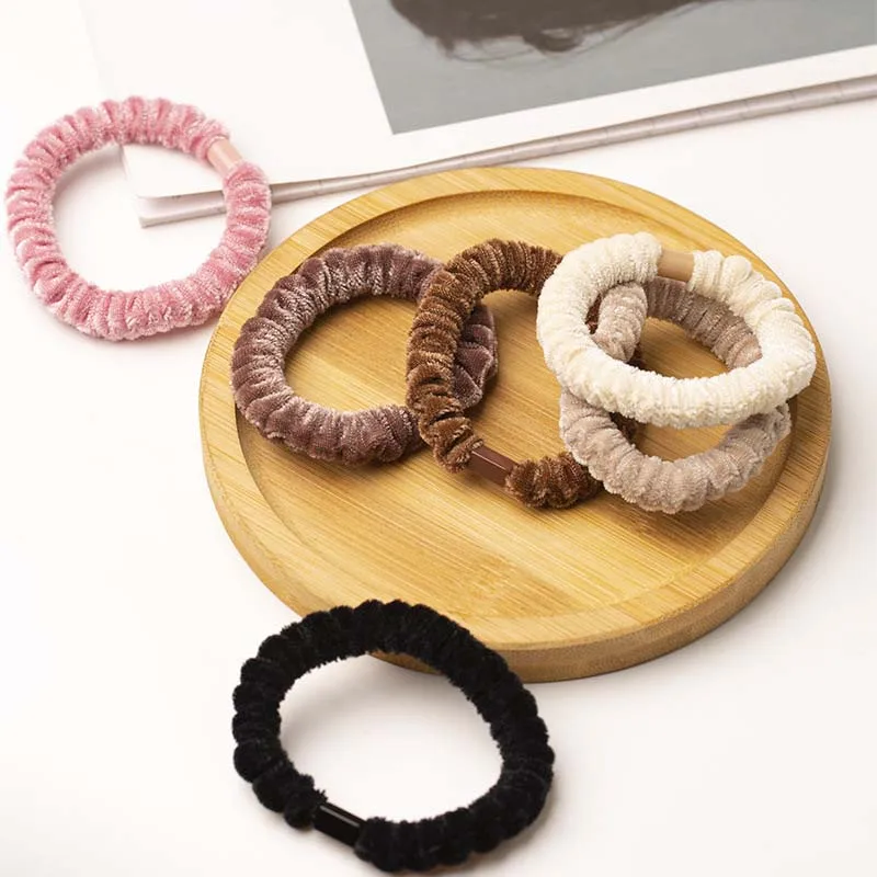 Новинка 2022, зимняя однотонная искусственная веревка для женщин и девушек, простая эластичная лента, аксессуары для волос
Новинка 2022, зимняя однотонная искусственная веревка для женщин и девушек, простая эластичная лента, аксессуары для волос