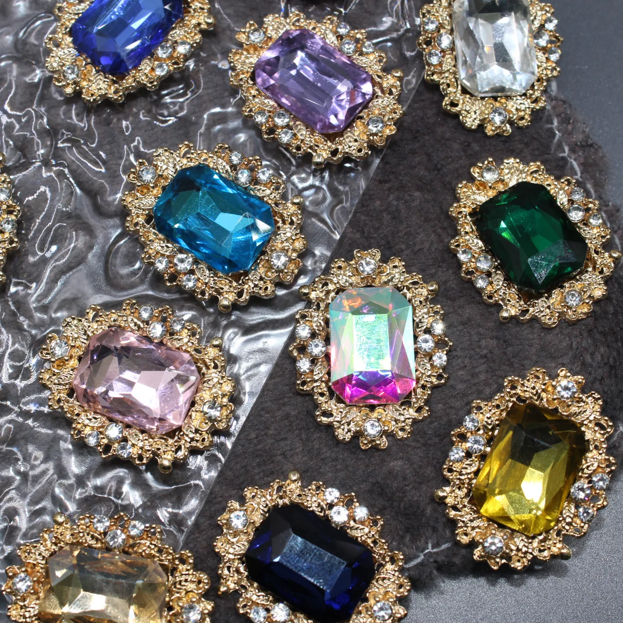 Metal Alloy 50Pcs 25*30MM Rectangular Glass Flatback Rhinestone Buttons DIY Handmade Exquisite Clothing Decoration Accessories
Metal Alloy 50Pcs 25*30MM Rectangular Glass Flatback Rhinestone Buttons DIY Handmade Exquisite Clothing Decoration Accessories