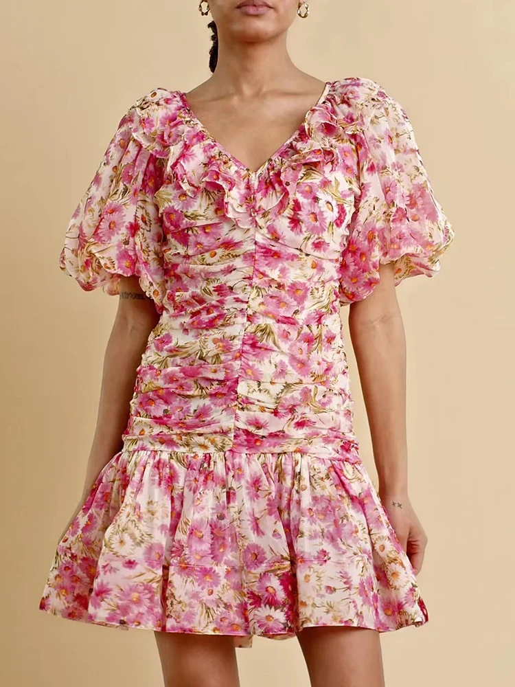 Retro summer new stitching ruffled dress V-neck bubble short sleeve pleated high waist mini casual dress women's fashion
Retro summer new stitching ruffled dress V-neck bubble short sleeve pleated high waist mini casual dress women's fashion