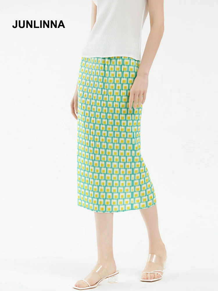 JUNLINNA Pleated Women Skirts Summer New Plaid Printed Runway Fashion High Street Elegant Half Dresses
JUNLINNA Pleated Women Skirts Summer New Plaid Printed Runway Fashion High Street Elegant Half Dresses