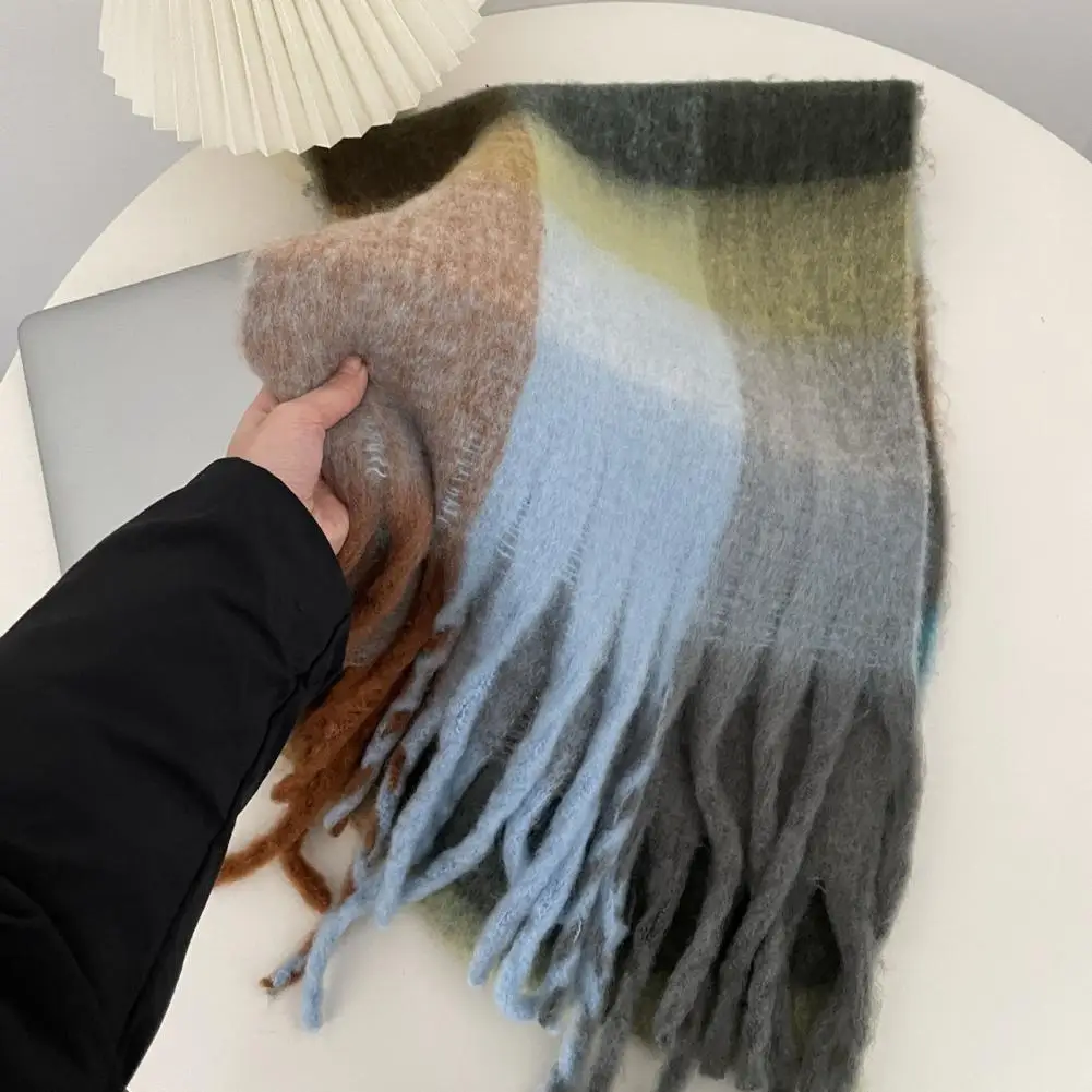 Dispel Cold Chic Extended Women Winter Shawl Soft Women Shawl Decorate for Dating
Dispel Cold Chic Extended Women Winter Shawl Soft Women Shawl Decorate for Dating