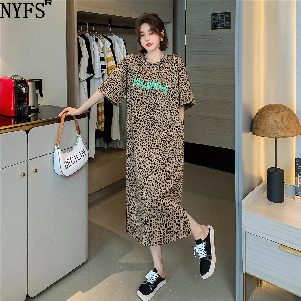 Женское длинное платье с коротким рукавом, свободное платье в Корейском стиле с леопардовым принтом и надписью, лето 2023 
Женское длинное платье с коротким рукавом, свободное платье в Корейском стиле с леопардовым принтом и надписью, лето 2023