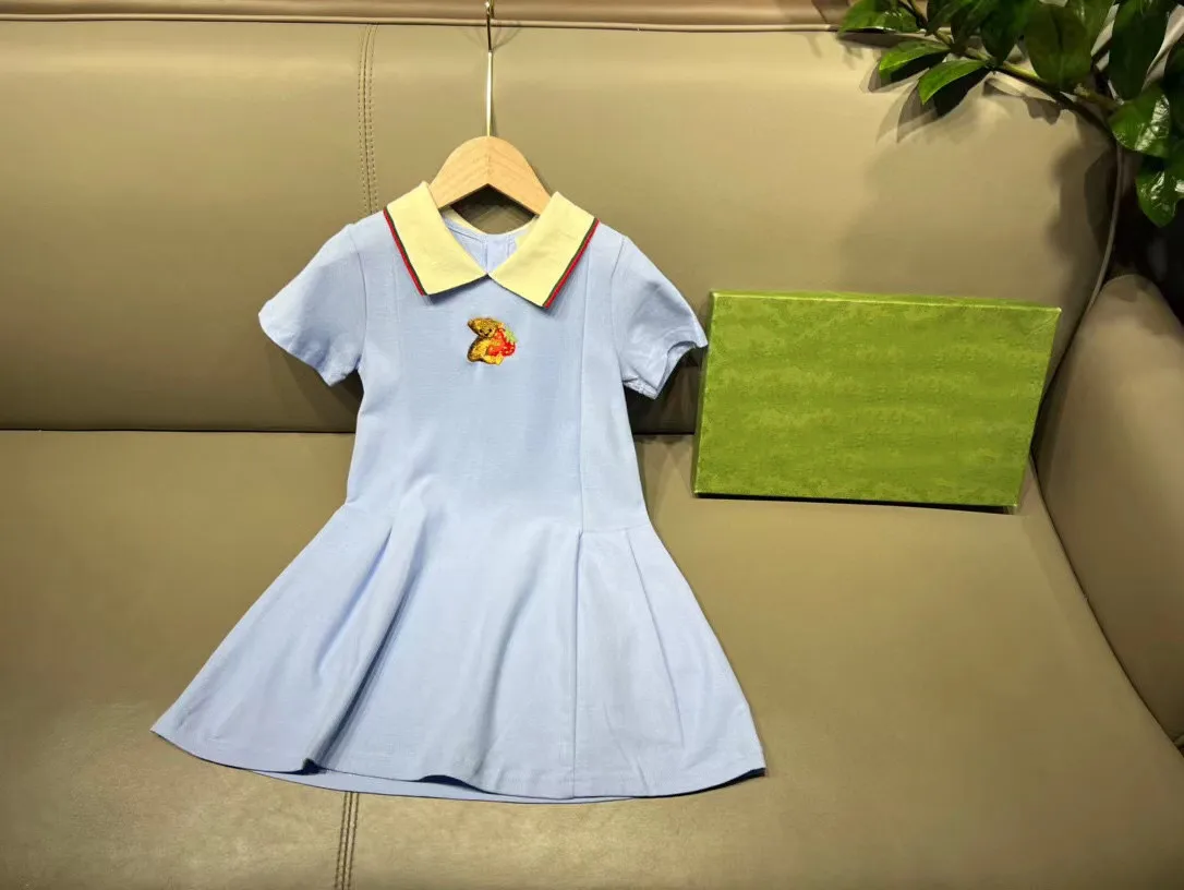 2022 New Light Blue Animal with Fruit Printed Turndown collar Brand Girls Dress Clothing Teenage Girls dress Boutique 100-160cm
2022 New Light Blue Animal with Fruit Printed Turndown collar Brand Girls Dress Clothing Teenage Girls dress Boutique 100-160cm