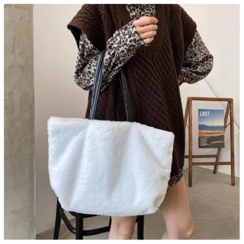 Fashion Plush Handbag Casual Lady Shoulder Bag Large Capacity Shopping Bag Women Hand Bag Tote Bags Women's Shoulder Bag 2022
Fashion Plush Handbag Casual Lady Shoulder Bag Large Capacity Shopping Bag Women Hand Bag Tote Bags Women's Shoulder Bag 2022