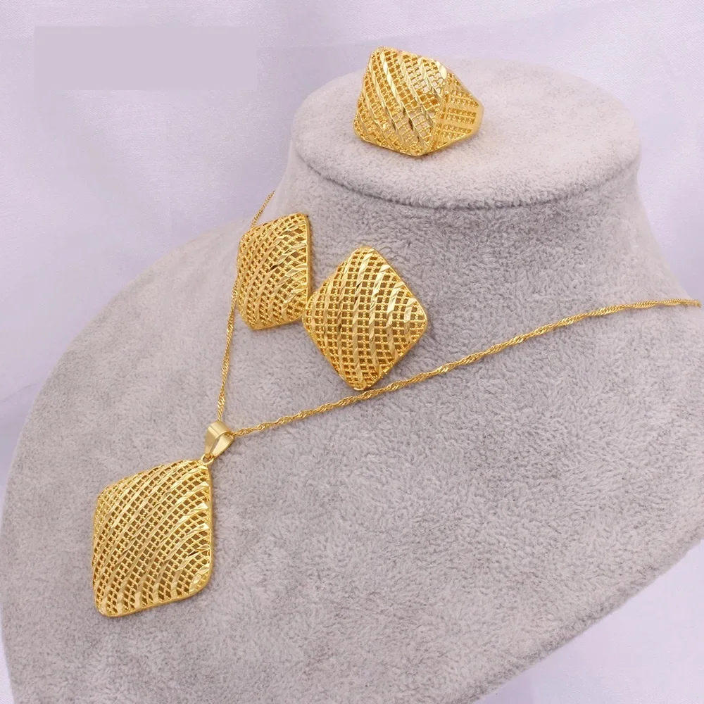 New RoseL Arabian Bridal wedding jewelry set Women wear necklace earrings ring set Luxury jewelry set Dubai 24K Gold Saudi
New RoseL Arabian Bridal wedding jewelry set Women wear necklace earrings ring set Luxury jewelry set Dubai 24K Gold Saudi