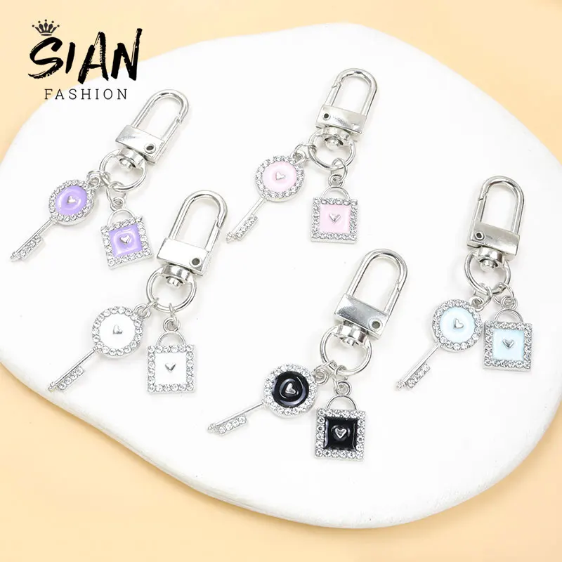 Creative Key Lock Enamel Keychain Couple Heart Crystal Rhinestone Key Ring Cute Cartoon Drip Oil Charm Pendant Keychains Jewelry
Creative Key Lock Enamel Keychain Couple Heart Crystal Rhinestone Key Ring Cute Cartoon Drip Oil Charm Pendant Keychains Jewelry