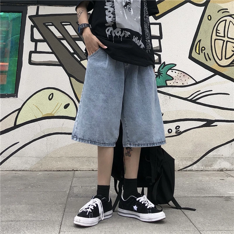 Women Hip-hop Wide Leg Washed Five-point Pants Men Retro Washed Straight Denim Doing Old Washed Loose Straight Jeans Shorts
Women Hip-hop Wide Leg Washed Five-point Pants Men Retro Washed Straight Denim Doing Old Washed Loose Straight Jeans Shorts