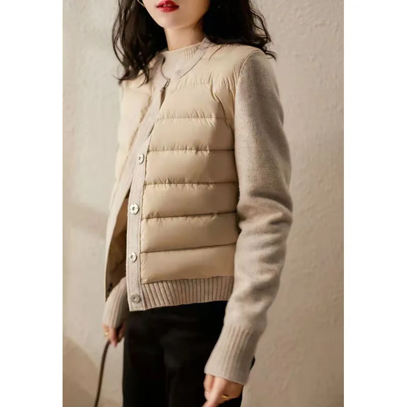 2022 Lady Eleagnt Autumn Winter Cotton Padded Lightweight Coat Women's Plain Slim O-neck Single Breasted Puffer Jacket 
2022 Lady Eleagnt Autumn Winter Cotton Padded Lightweight Coat Women's Plain Slim O-neck Single Breasted Puffer Jacket