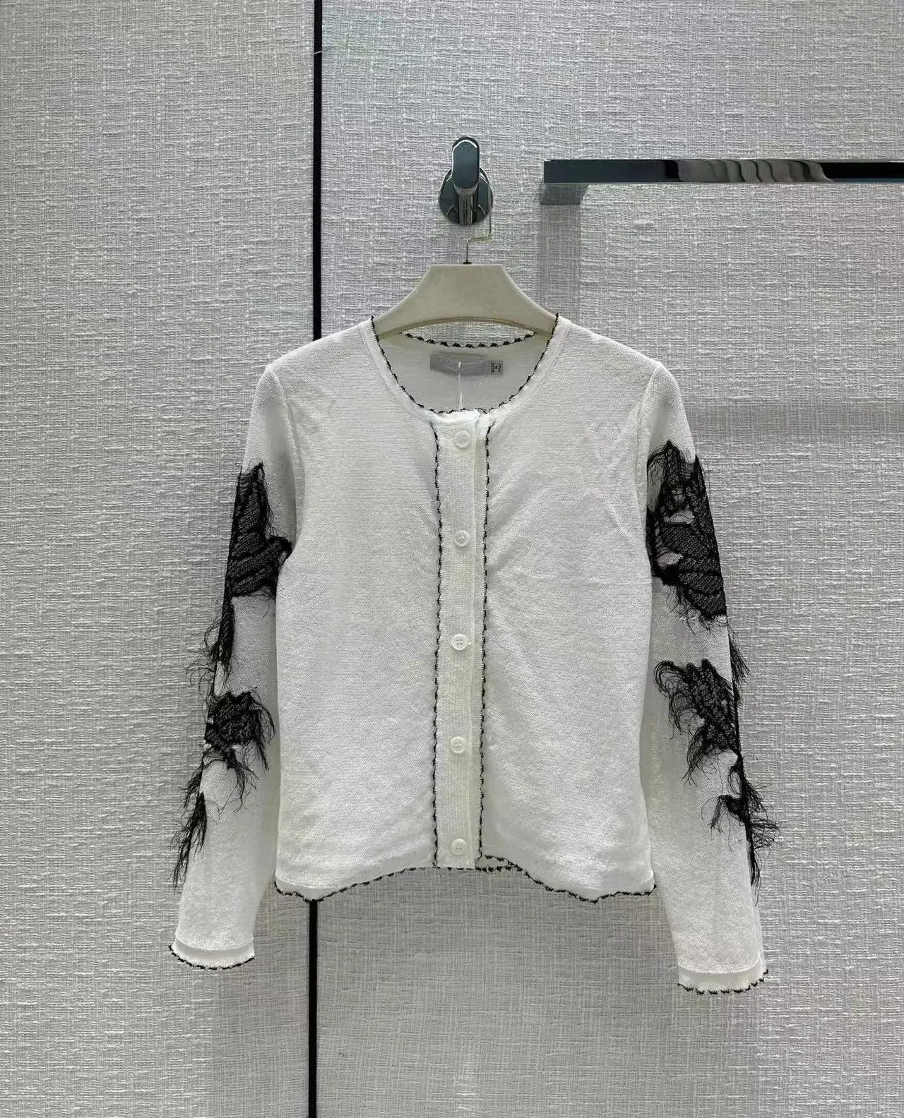 Fyion High Quality Runway Design Sweater Women 2022 Summer Knitted Sequins Femme Cardigan White Sweater
Fyion High Quality Runway Design Sweater Women 2022 Summer Knitted Sequins Femme Cardigan White Sweater