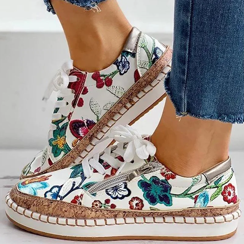 2022 New Elegant Lace-up Female Platform Shoes Women Floral Printed Sneakers Lady Vulcanized Shoes Fashion Women Casual Footwear 
2022 New Elegant Lace-up Female Platform Shoes Women Floral Printed Sneakers Lady Vulcanized Shoes Fashion Women Casual Footwear