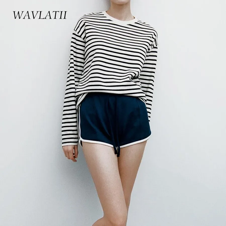2021 New Women Striped Long Sleeve T-shirts Female Streetwear Autumn Spring Cotton Tees Tops WLT2110
2021 New Women Striped Long Sleeve T-shirts Female Streetwear Autumn Spring Cotton Tees Tops WLT2110