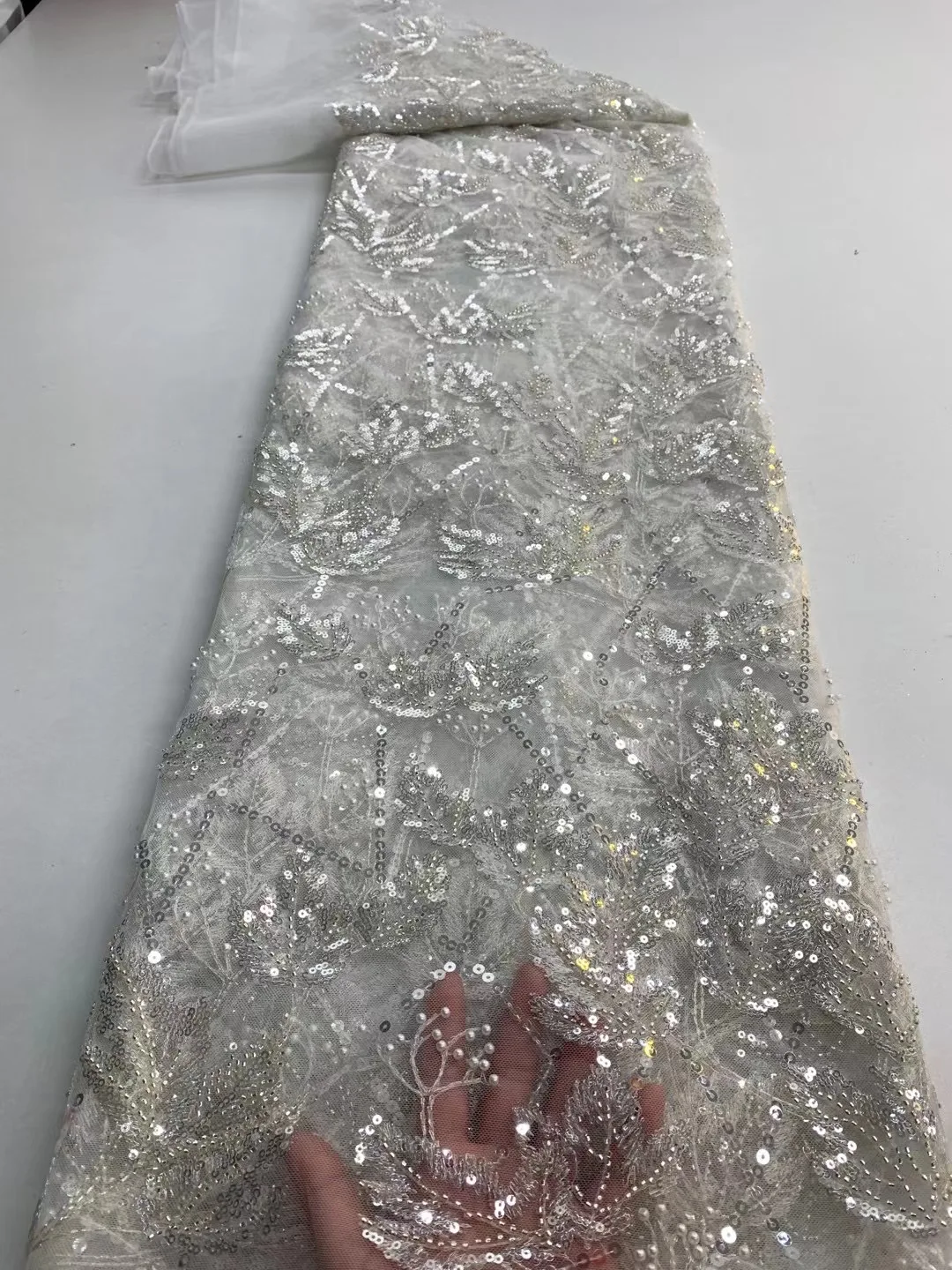 Pure White Handmade African Sequins Lace Fabric 2022 High Quality French Tulle Mesh Lace Fabric With Bead For Wedding Party
Pure White Handmade African Sequins Lace Fabric 2022 High Quality French Tulle Mesh Lace Fabric With Bead For Wedding Party