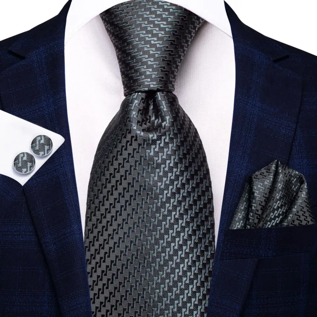 Black Grey Striped 2022 New Fashion Brand Tie for Men Wedding Party Necktie Set Handky Cufflinks Gift Wholesale Hi-Tie Designer
Black Grey Striped 2022 New Fashion Brand Tie for Men Wedding Party Necktie Set Handky Cufflinks Gift Wholesale Hi-Tie Designer