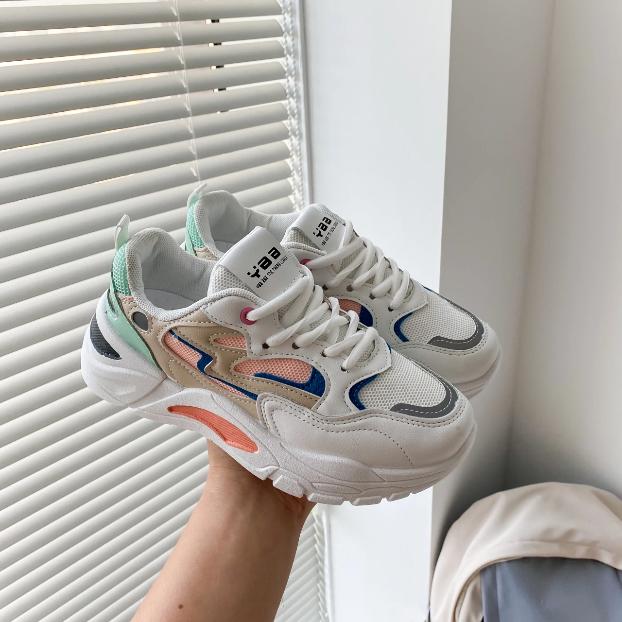 Кроссовки женские сетчатые на плоской платформе, Повседневная дышащая удобная обувь, массивные, для тенниса, бежевые, осень 
Кроссовки женские сетчатые на плоской платформе, Повседневная дышащая удобная обувь, массивные, для тенниса, бежевые, осень