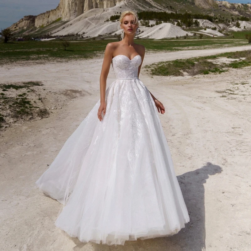 Sweetheart See Through Top Appliques Lace Beads Tulle Zipper A-Line Wedding Dress Bridal Gown Vestido De Noiva
Sweetheart See Through Top Appliques Lace Beads Tulle Zipper A-Line Wedding Dress Bridal Gown Vestido De Noiva