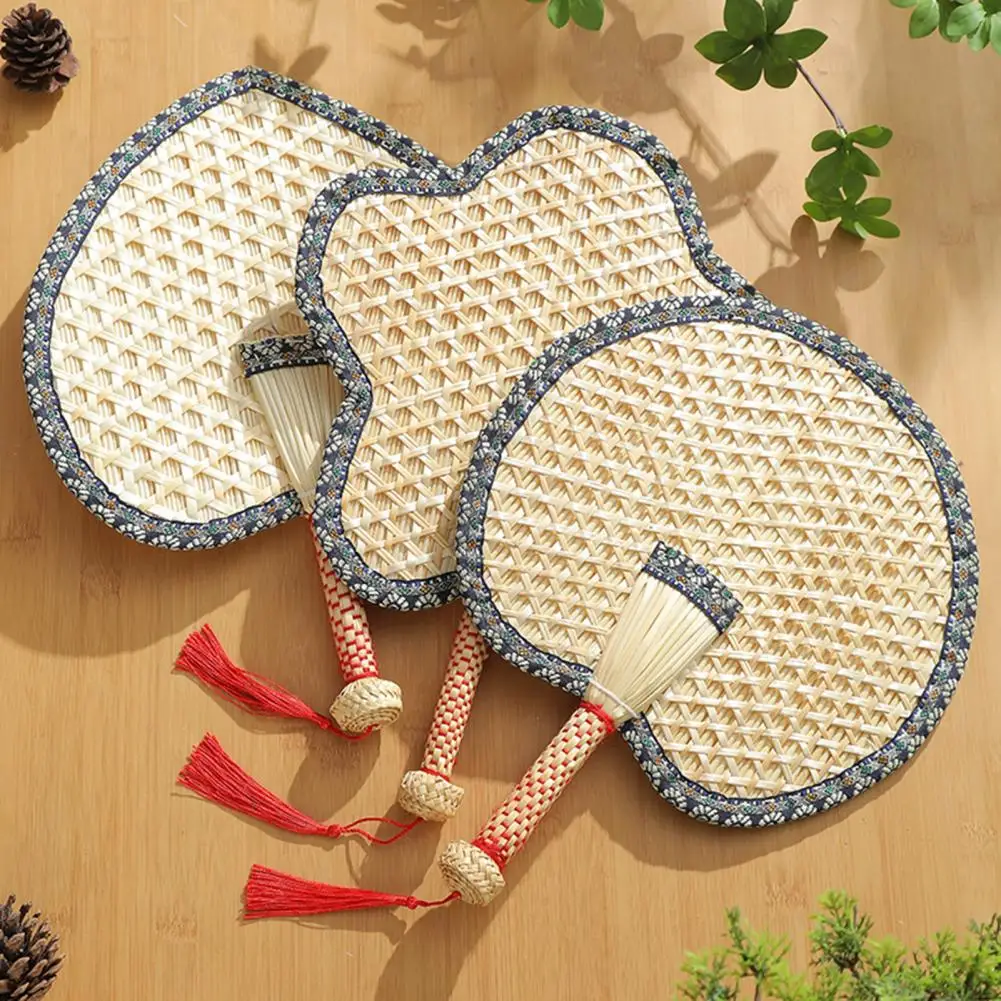 Portable Summer Fan High Toughness Tightly Hemmed Tassel Pendant Straw Fan Non-slip Basho Fan Household
Portable Summer Fan High Toughness Tightly Hemmed Tassel Pendant Straw Fan Non-slip Basho Fan Household