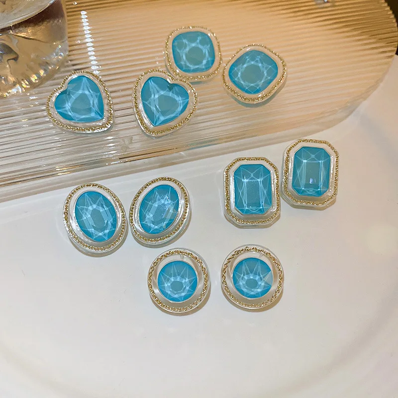 New Arrival Trendy Fluorescence Blue Acrylic Heart Stud Earrings For Women Fashion Korean Geometric Resin Boucle oreille Femme
New Arrival Trendy Fluorescence Blue Acrylic Heart Stud Earrings For Women Fashion Korean Geometric Resin Boucle oreille Femme