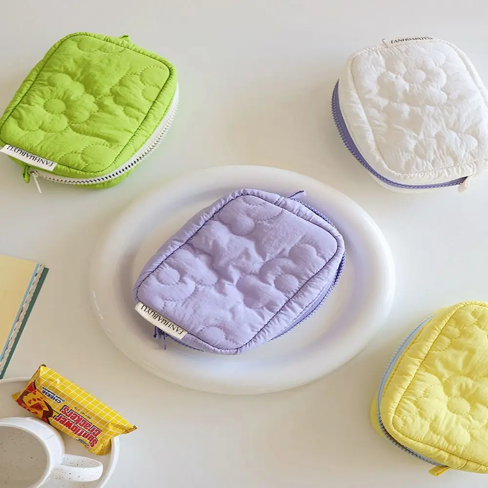 Косметичка из хлопковой смеси, милая стеганая дизайнерская сумочка для косметики с цветами, 4 цвета, мягкая сумка карамельного цвета для девушек
Косметичка из хлопковой смеси, милая стеганая дизайнерская сумочка для косметики с цветами, 4 цвета, мягкая сумка карамельного цвета для девушек