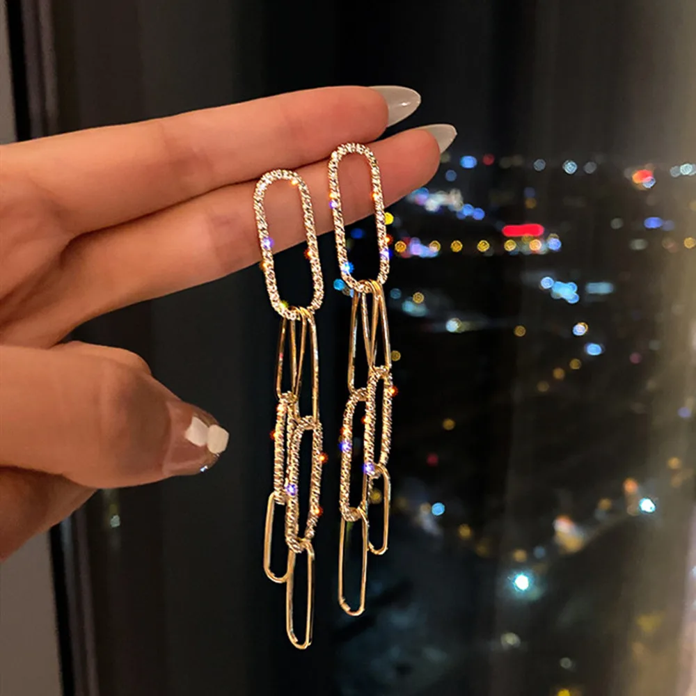 2021 New Ladies Long Tassel Crystal Drop Earrings Geometric Chain Rhinestone Earrings Personalized Party Jewelry Beautiful Gifts
2021 New Ladies Long Tassel Crystal Drop Earrings Geometric Chain Rhinestone Earrings Personalized Party Jewelry Beautiful Gifts