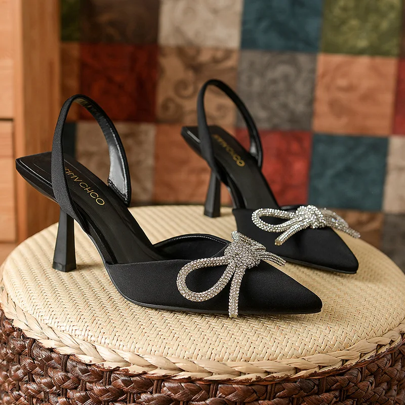 7cm New Fashion Sandals Pointed Toe with Rhinestone Thin High Heels Ankle Wrap Wedding Women Shoes 40 41
7cm New Fashion Sandals Pointed Toe with Rhinestone Thin High Heels Ankle Wrap Wedding Women Shoes 40 41