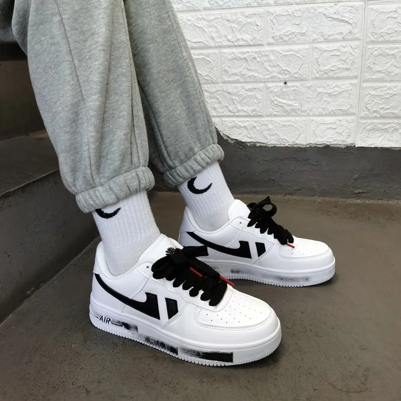 Men Shoes Little Daisy Sneakers Students Little White Shoe Girls Graffiti Hip Hop Casual Running Shoes Breathable 
Men Shoes Little Daisy Sneakers Students Little White Shoe Girls Graffiti Hip Hop Casual Running Shoes Breathable