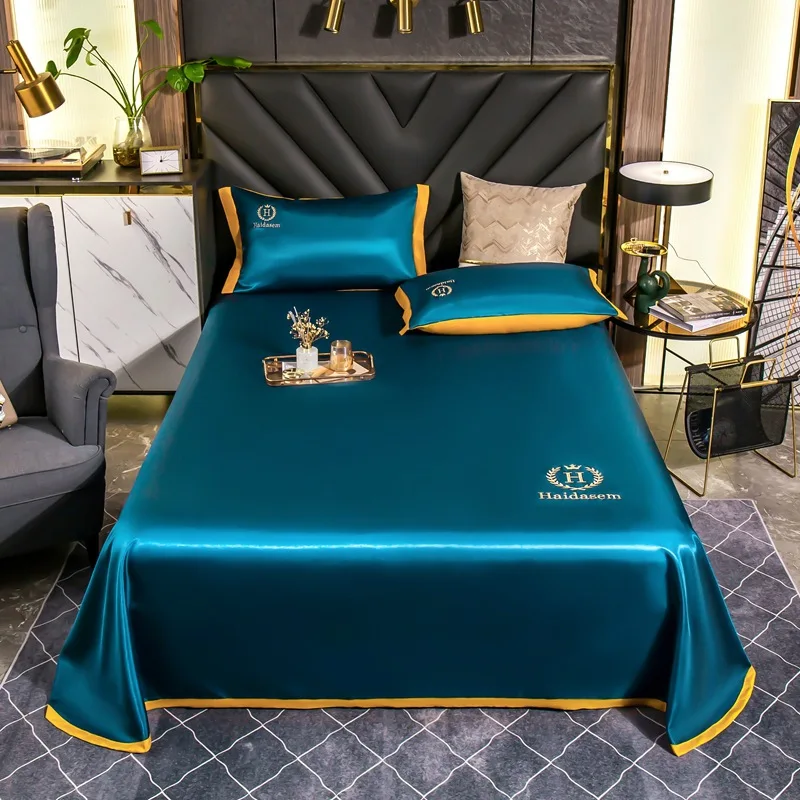 Household mat summer ice silk mat three-piece machine washable folding embroidery ice silk mat kit
Household mat summer ice silk mat three-piece machine washable folding embroidery ice silk mat kit