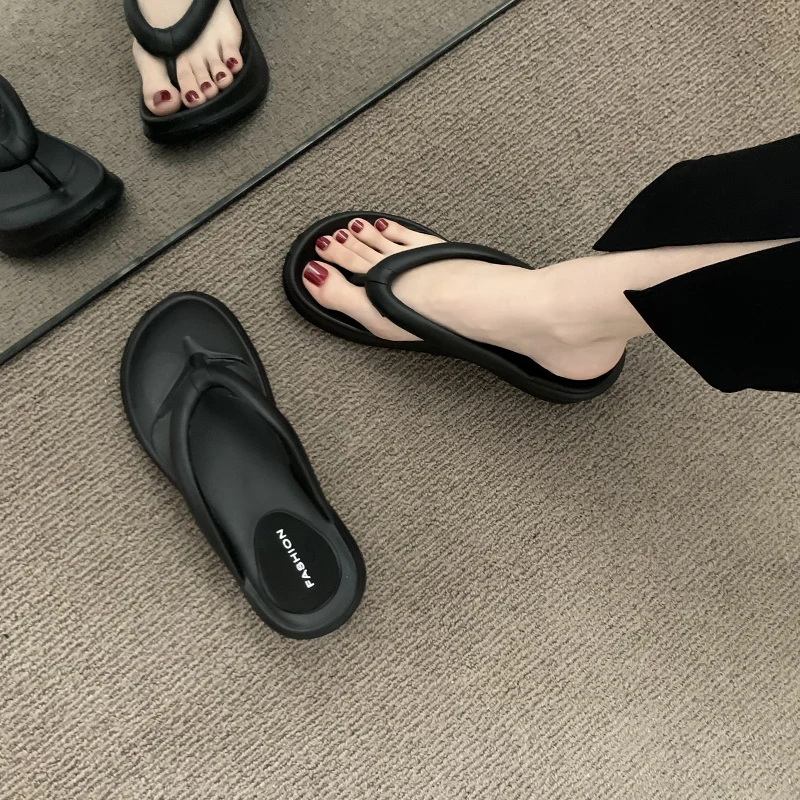 

Rubber Flip Flops Shoes Womens Slippers Outdoor Platform On A Wedge Pantofle Slides Heeled Mules Hawaiian 2023 Summer High Rome