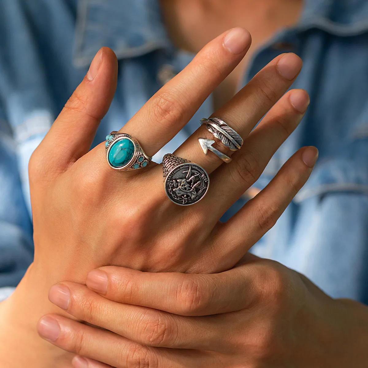 Vintage Hip Hop Turquoise Ring Fashion Personality Feather Arrow Pirate Ship Anchor Rings for Men Parties Club Jewelry
Vintage Hip Hop Turquoise Ring Fashion Personality Feather Arrow Pirate Ship Anchor Rings for Men Parties Club Jewelry