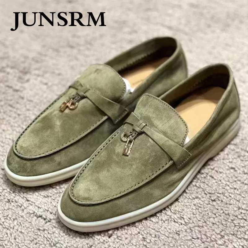 Мужские замшевые лоферы из натуральной кожи с кисточками и металлическим замком, женские удобные простые однотонные классические туфли
Мужские замшевые лоферы из натуральной кожи с кисточками и металлическим замком, женские удобные простые однотонные классические туфли