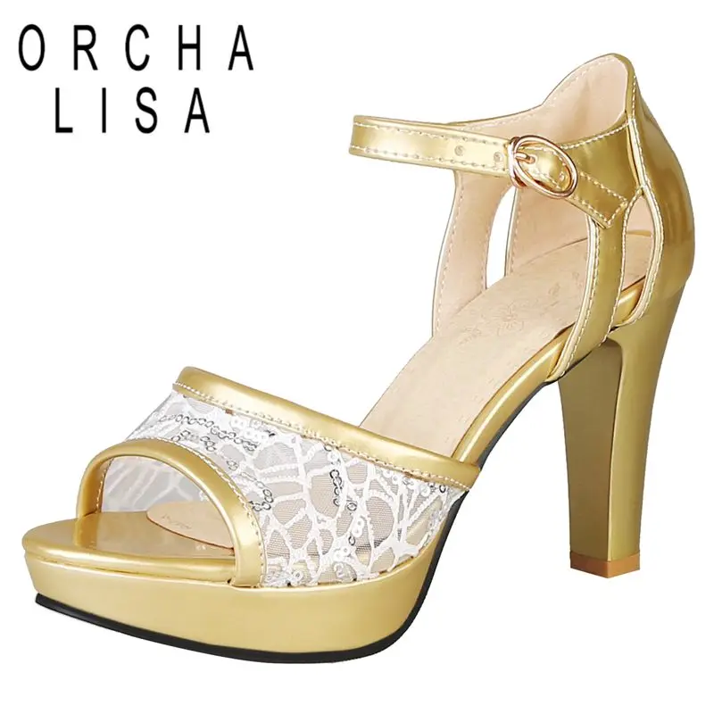 Женские босоножки на платформе с открытым носком, ремешком и пряжкой
Женские босоножки на платформе с открытым носком, ремешком и пряжкой