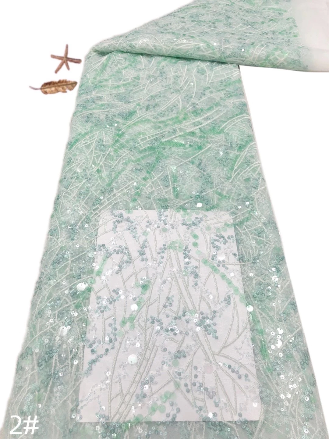 The latest high quality African fabric and mint green sequin embroidered beaded fabric lace French lady dress
The latest high quality African fabric and mint green sequin embroidered beaded fabric lace French lady dress