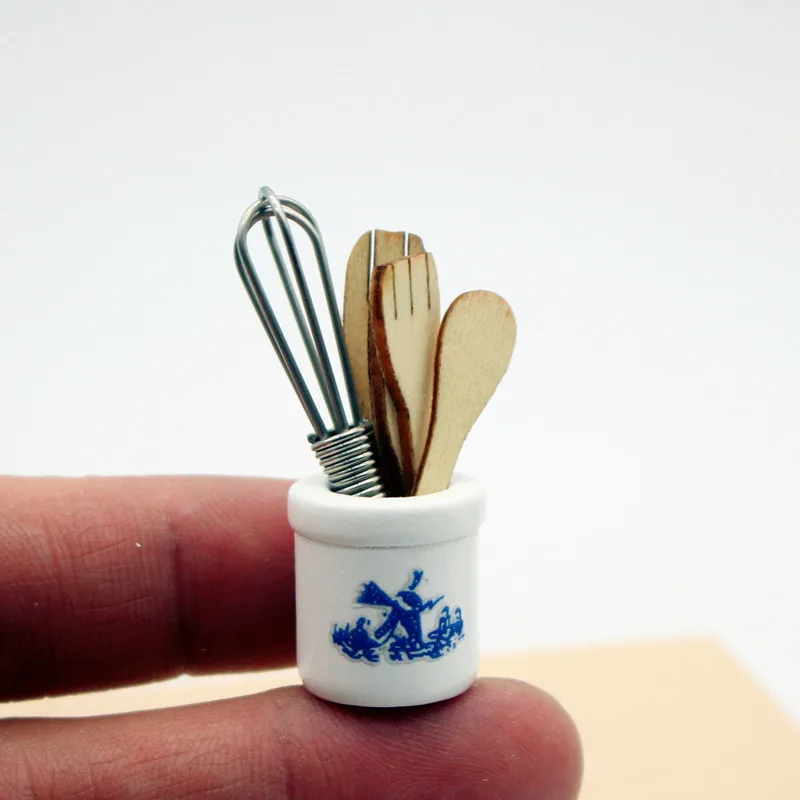 Деревянный набор инструментов для кукольного домика 
Деревянный набор инструментов для кукольного домика