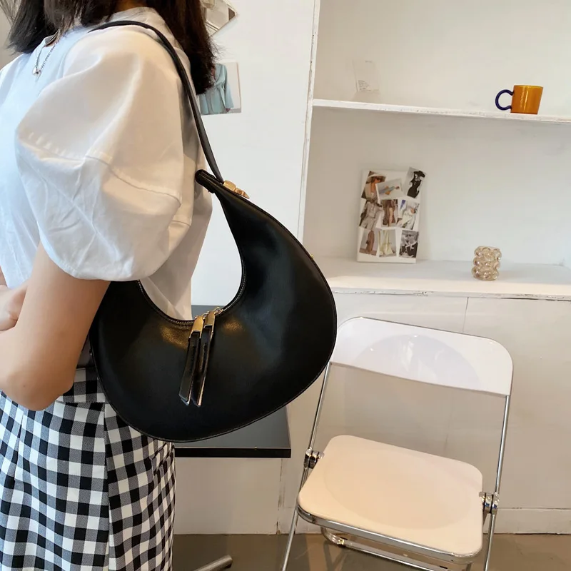 Women Handbags Luxury Designer Fashion Saddle Underarm Shoulder Bags for Female PU Leather Hobos Ladies Shoulder Bags
Women Handbags Luxury Designer Fashion Saddle Underarm Shoulder Bags for Female PU Leather Hobos Ladies Shoulder Bags