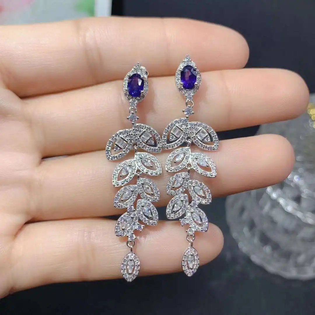 Женские серьги из серебра 925 пробы, с натуральным синим сапфиром
Женские серьги из серебра 925 пробы, с натуральным синим сапфиром