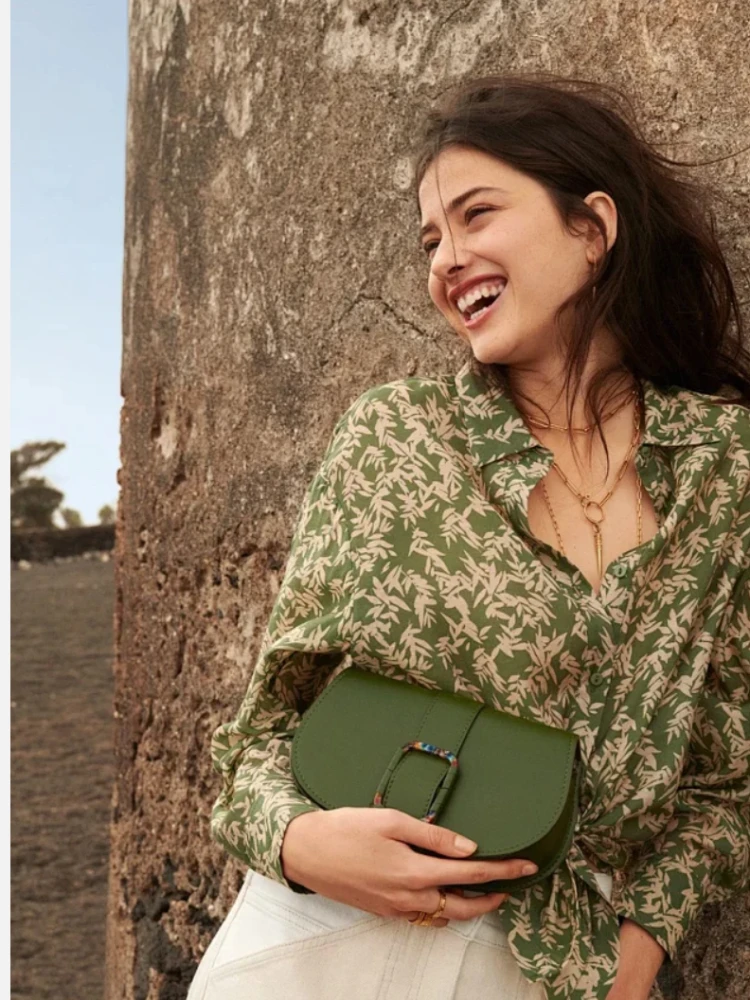 Женская блузка на шнуровке с принтом листьев, зеленая однобортная рубашка с длинным рукавом и отложным воротником, элегантный топ 
Женская блузка на шнуровке с принтом листьев, зеленая однобортная рубашка с длинным рукавом и отложным воротником, элегантный топ