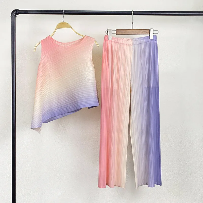 Summer Pant Suits For Women 45-75kg 2022 Fashion Gradient Color Stretch Loose Miyake Pleated 2PCS Set IrregularTank Top + Pants
Summer Pant Suits For Women 45-75kg 2022 Fashion Gradient Color Stretch Loose Miyake Pleated 2PCS Set IrregularTank Top + Pants