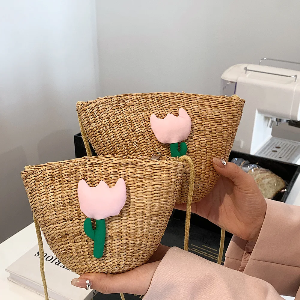 Fashion 2022 Summer Beach Bags Woman Handmade Straw Shoulder Bag Casual Women Flower Woven Crossbody Messenger Bag Tote Bag
Fashion 2022 Summer Beach Bags Woman Handmade Straw Shoulder Bag Casual Women Flower Woven Crossbody Messenger Bag Tote Bag