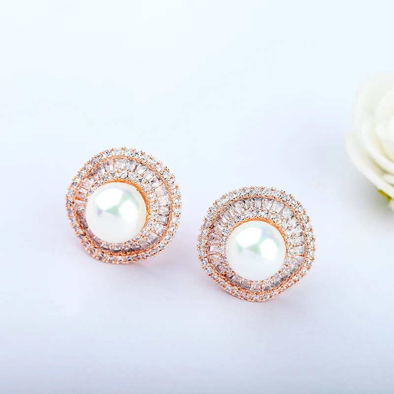 Fashion Luxury New Rose Gold Color Simulated-Pearl Stud Earrings For Women Jewelry Shiny Cubic Zirconia Wedding Earring E-255
Fashion Luxury New Rose Gold Color Simulated-Pearl Stud Earrings For Women Jewelry Shiny Cubic Zirconia Wedding Earring E-255