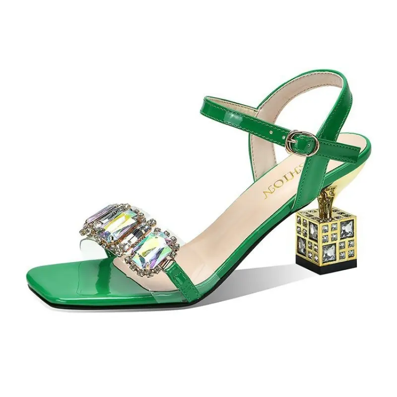British Feng Shui Diamond Flat Buckle Sandals Women's Special-shaped Heels 2022 Summer New Style High-heeled Sandals
British Feng Shui Diamond Flat Buckle Sandals Women's Special-shaped Heels 2022 Summer New Style High-heeled Sandals