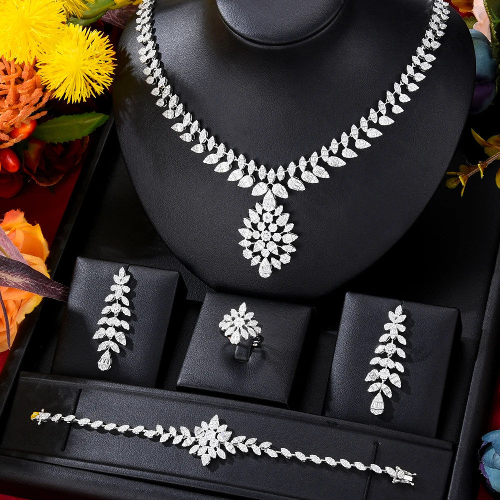 Soramoore New Luxury 4pc Geometric Jewelry Sets For Women Wedding Cubic Zirconia CZ Dubai Bridal Jewelry Set Dance Party Gift
Soramoore New Luxury 4pc Geometric Jewelry Sets For Women Wedding Cubic Zirconia CZ Dubai Bridal Jewelry Set Dance Party Gift