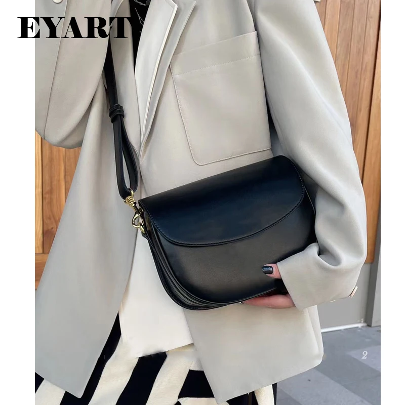 EYART Popular Light Luxury Half Round Versatile Single Shoulder Messenger Bag Women's Retro Classic Flip Simple
EYART Popular Light Luxury Half Round Versatile Single Shoulder Messenger Bag Women's Retro Classic Flip Simple