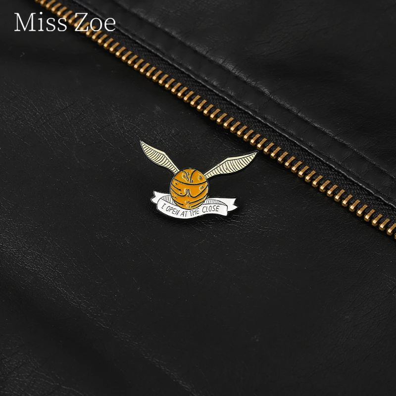 Golden Snitch Enamel Pin Badge Magic Spell Wing At The End Of The Open The Brooch Medal Pin Accessories Film And Television Fans
Golden Snitch Enamel Pin Badge Magic Spell Wing At The End Of The Open The Brooch Medal Pin Accessories Film And Television Fans