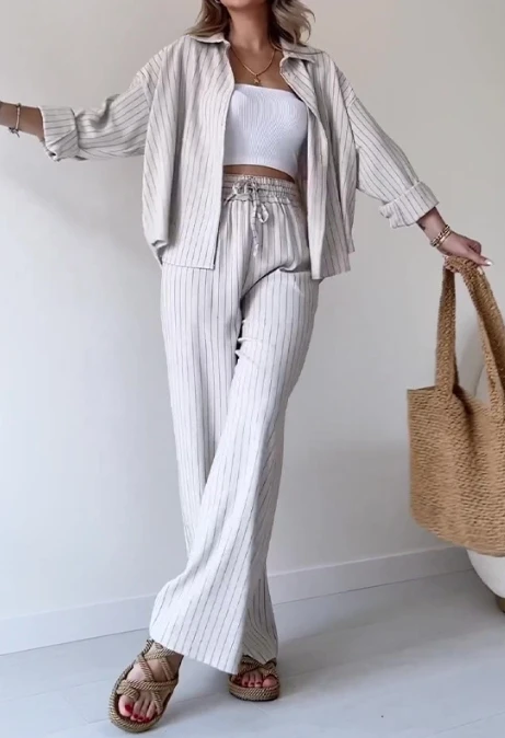 Women's Pants Suit 2023 New Autumn Casual Loose Striped Shirt Top and Casual Drawstring Straight Pants Suit Fashion Stripes Suit
Women's Pants Suit 2023 New Autumn Casual Loose Striped Shirt Top and Casual Drawstring Straight Pants Suit Fashion Stripes Suit
